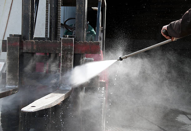 Why Choose Our Certified Pressure Washing Experts for Your Project Needs in Jonesboro, LA?